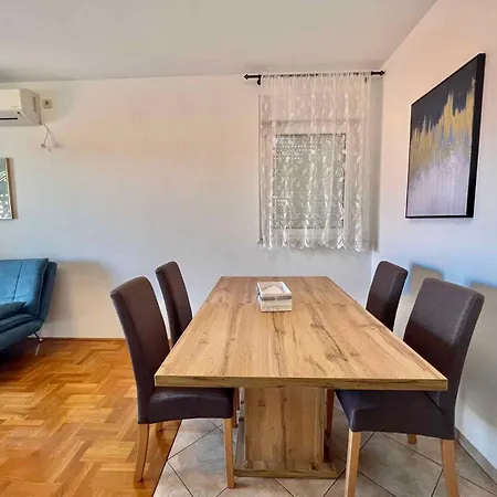 In 45022 Apartment